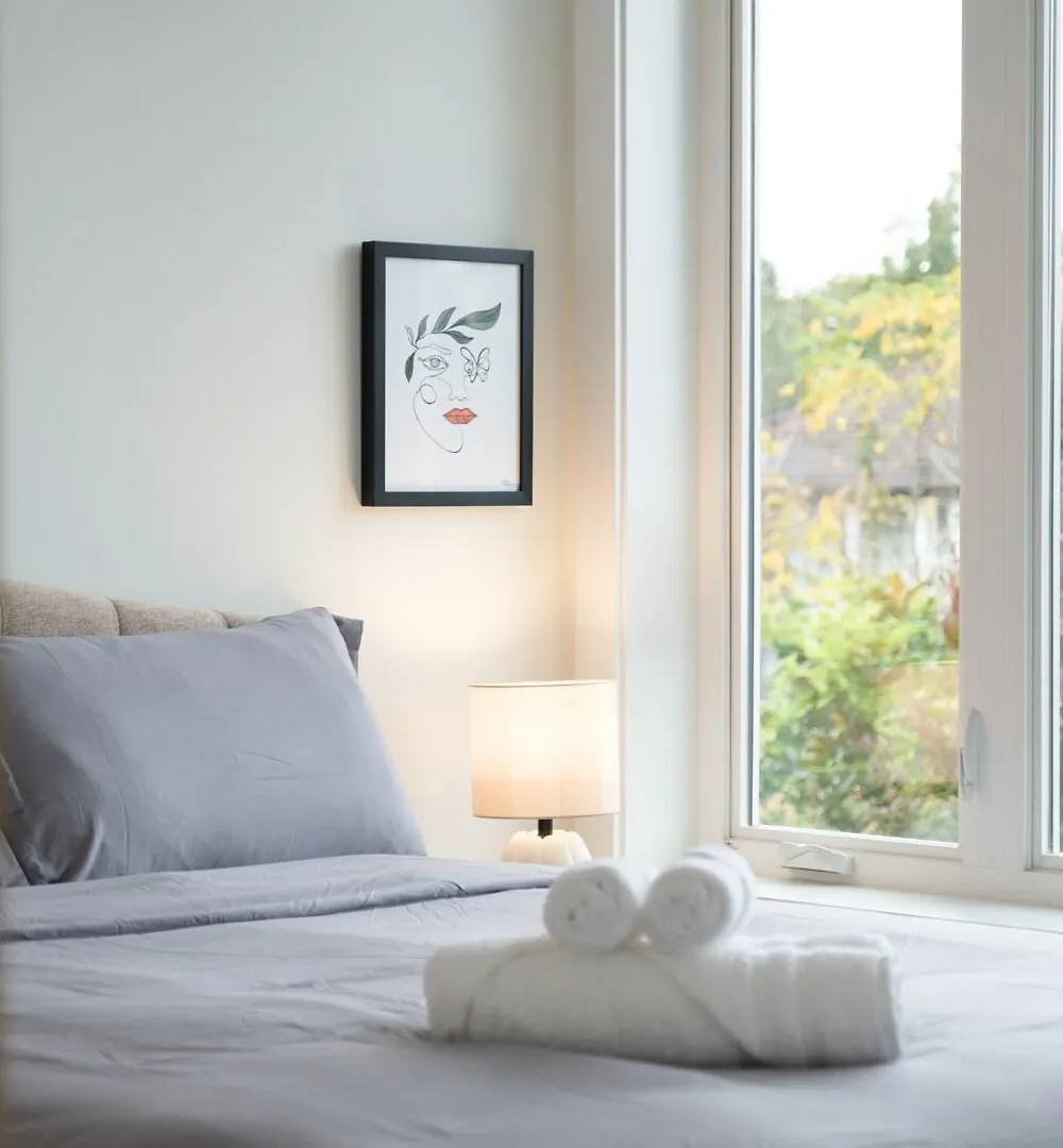 Brand New Spacious Home In Heart Of Vancouver 0*,
