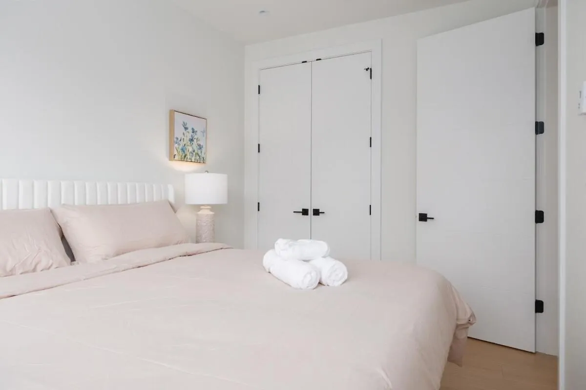 Brand New Spacious Home In Heart Of Vancouver 0*,