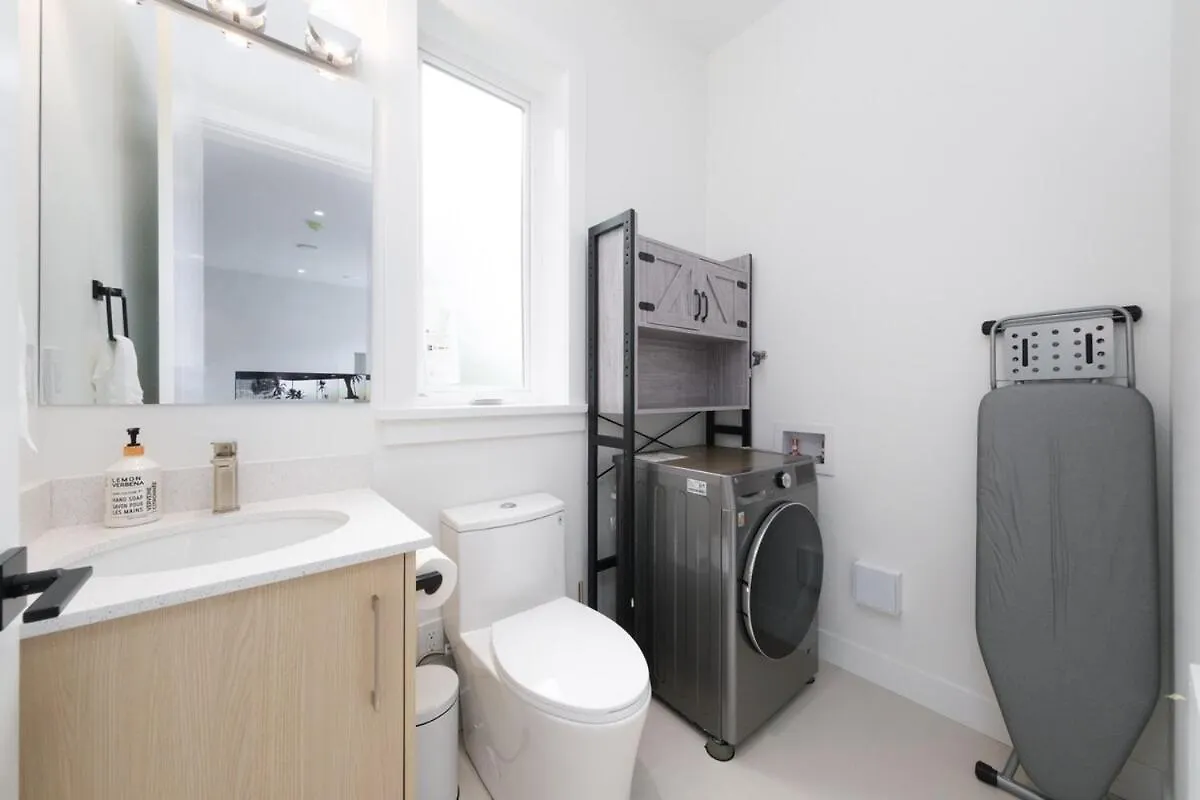 Brand New Spacious Home In Heart Of Vancouver Apartment