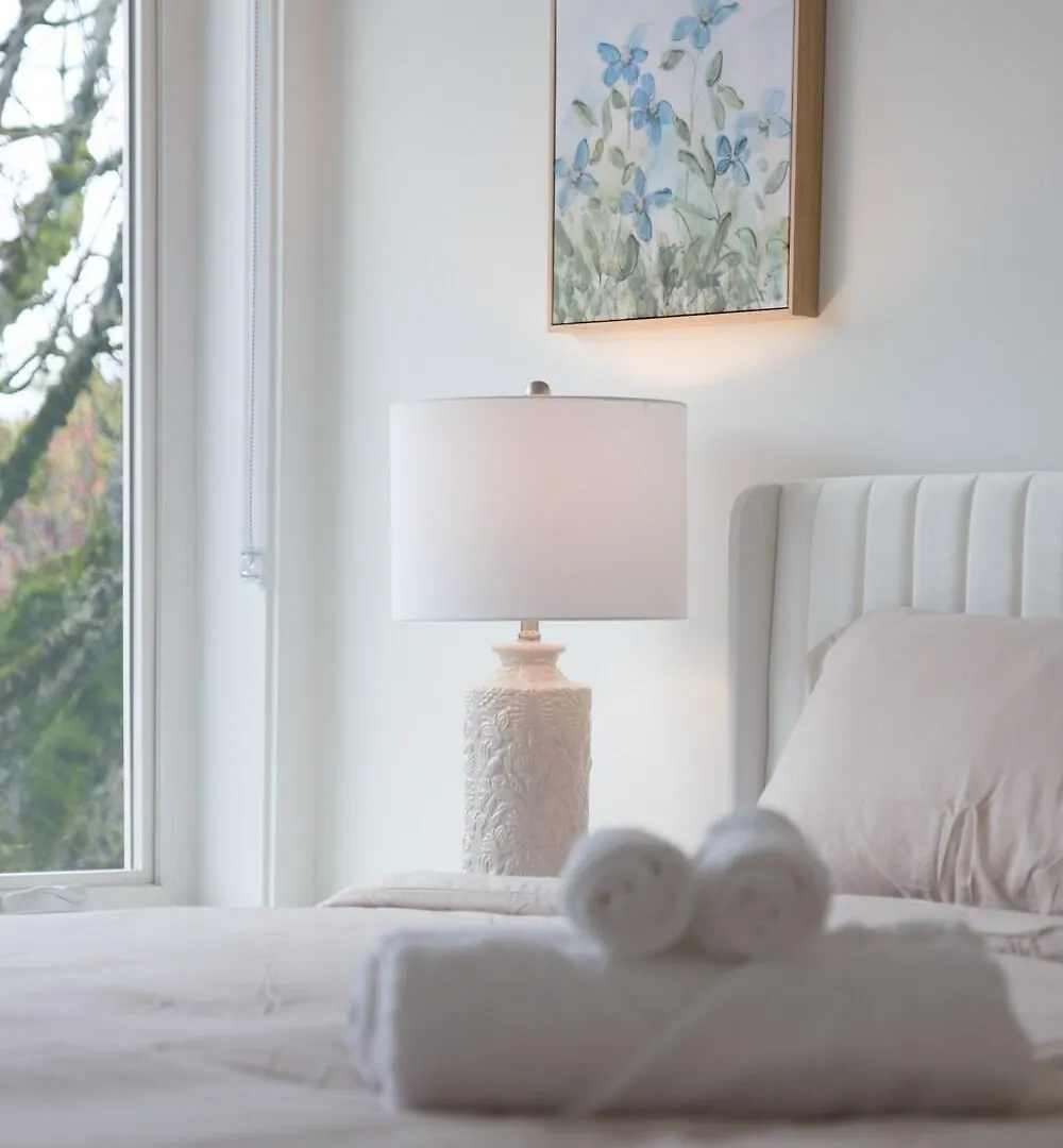 Apartment Brand New Spacious Home In Heart Of Vancouver