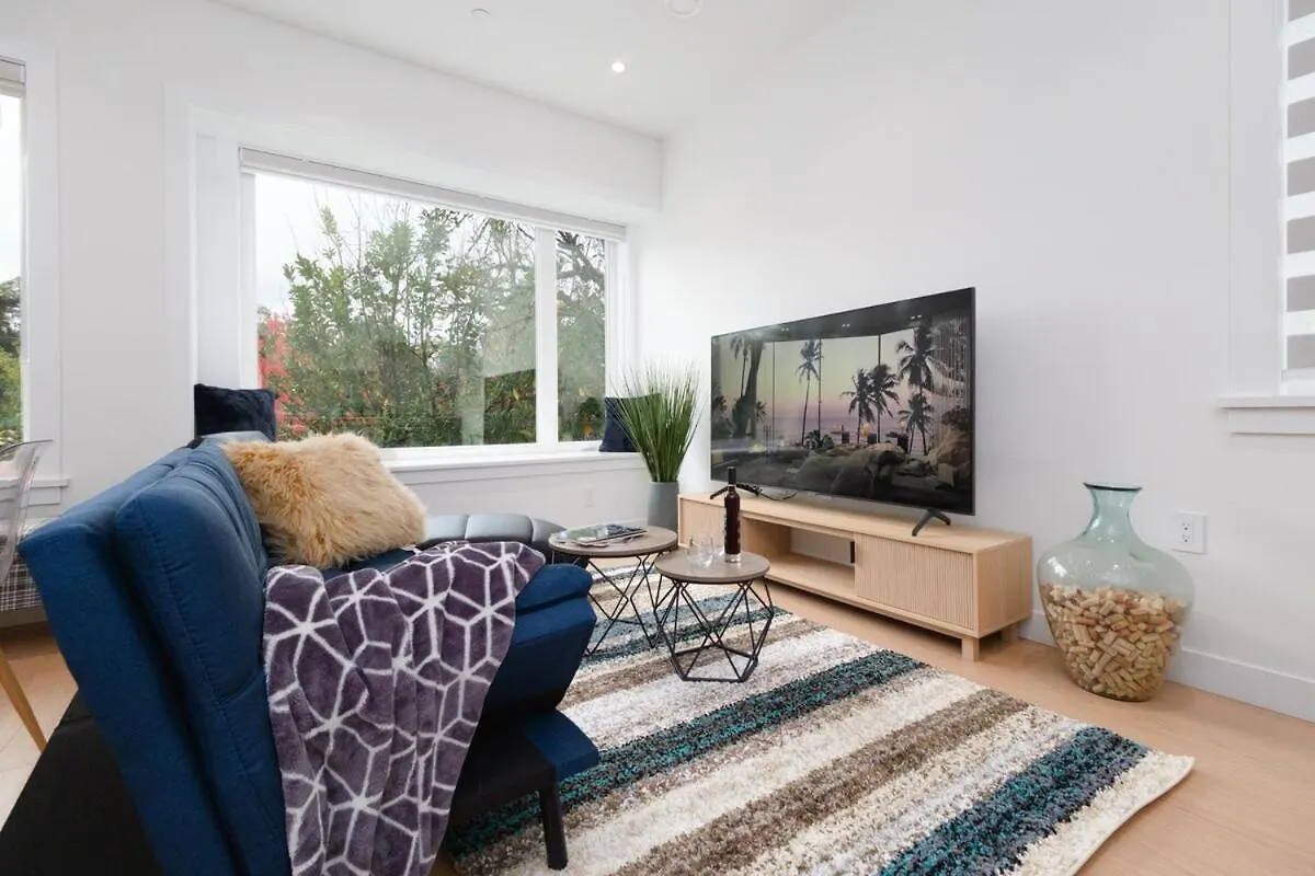 Brand New Spacious Home In Heart Of Vancouver 0*,  Canada