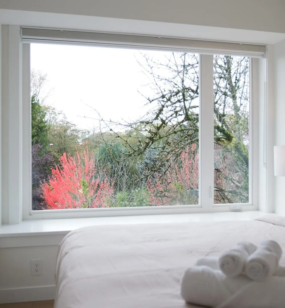 Brand New Spacious Home In Heart Of Vancouver