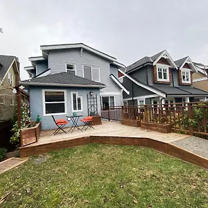 Pensión Cozy Dunbar 3 Beds W/ Views, Vancouver
